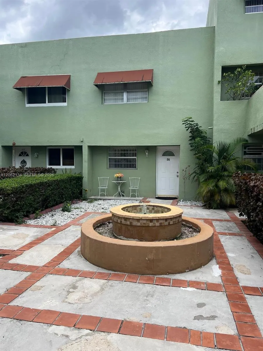 11183 NW 7th St #104 Miami, FL 33172