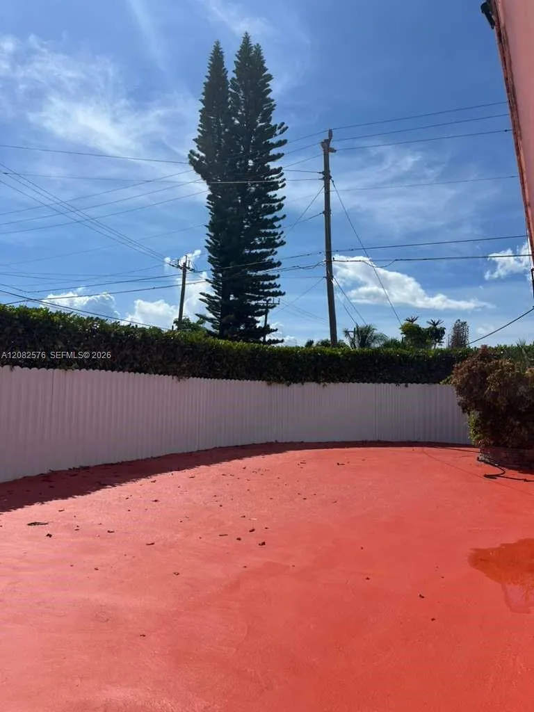 501 90th St #1 Surfside, FL 33154