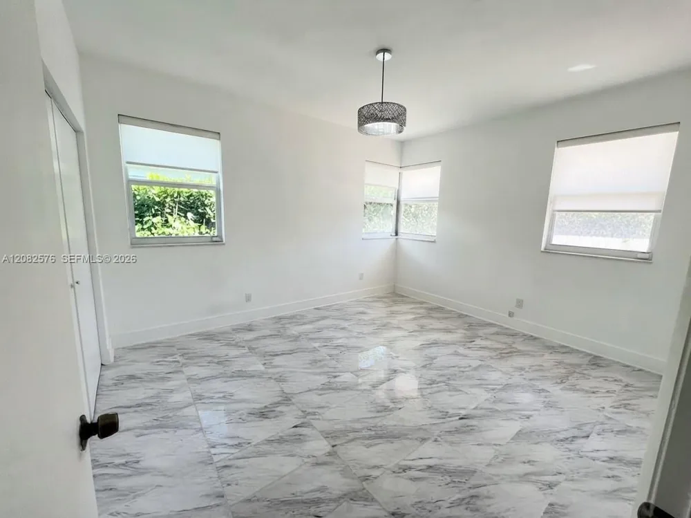 501 90th St #1 Surfside, FL 33154