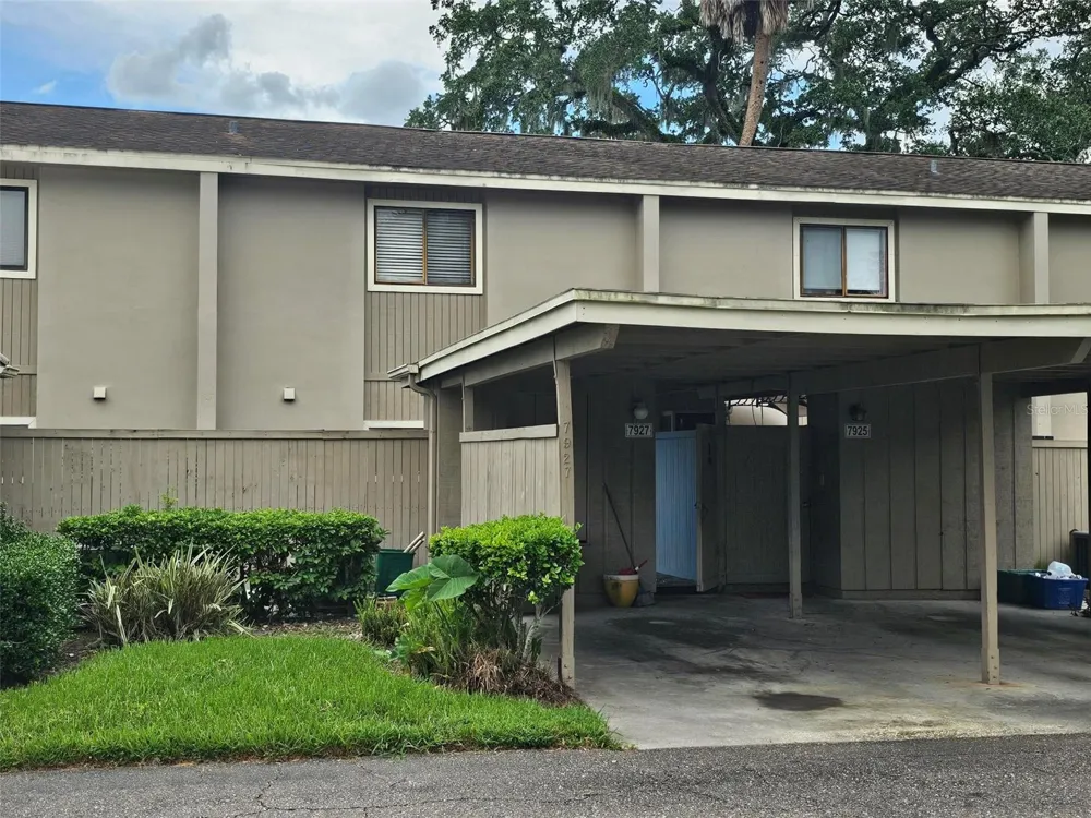 7927 PINE DRIVE #34 Temple Terrace, FL 33637