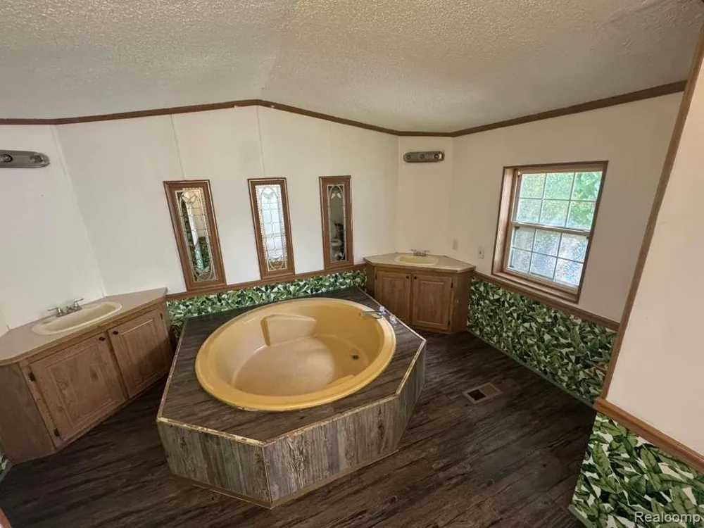 4404 Davison Road Lot #10 Burton City, MI 48509