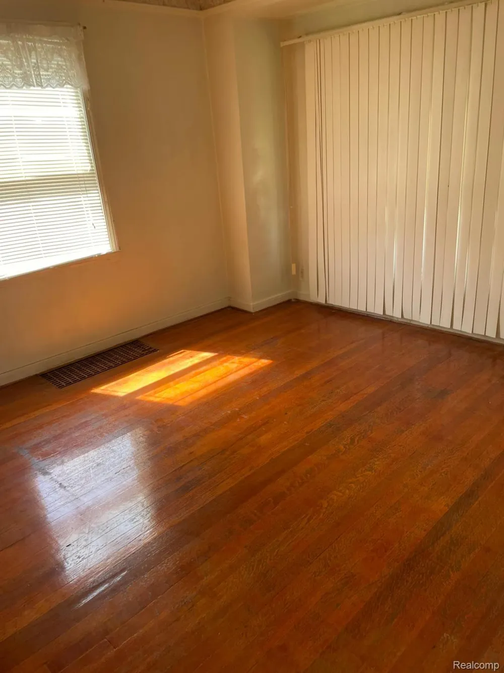 1714 Mayburn Street Dearborn City, MI 48128