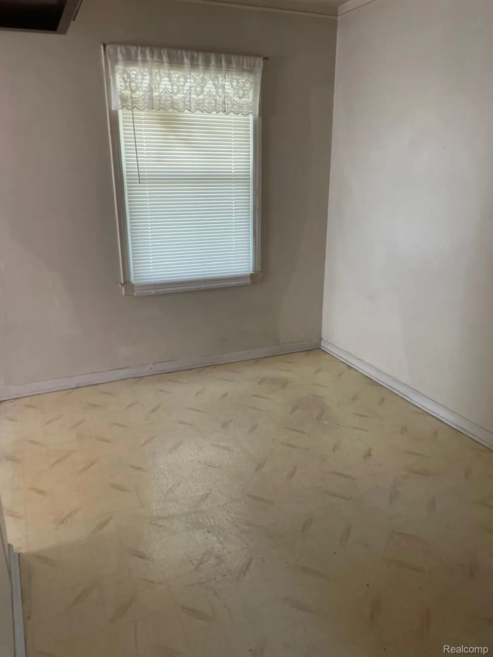 1714 Mayburn Street Dearborn City, MI 48128