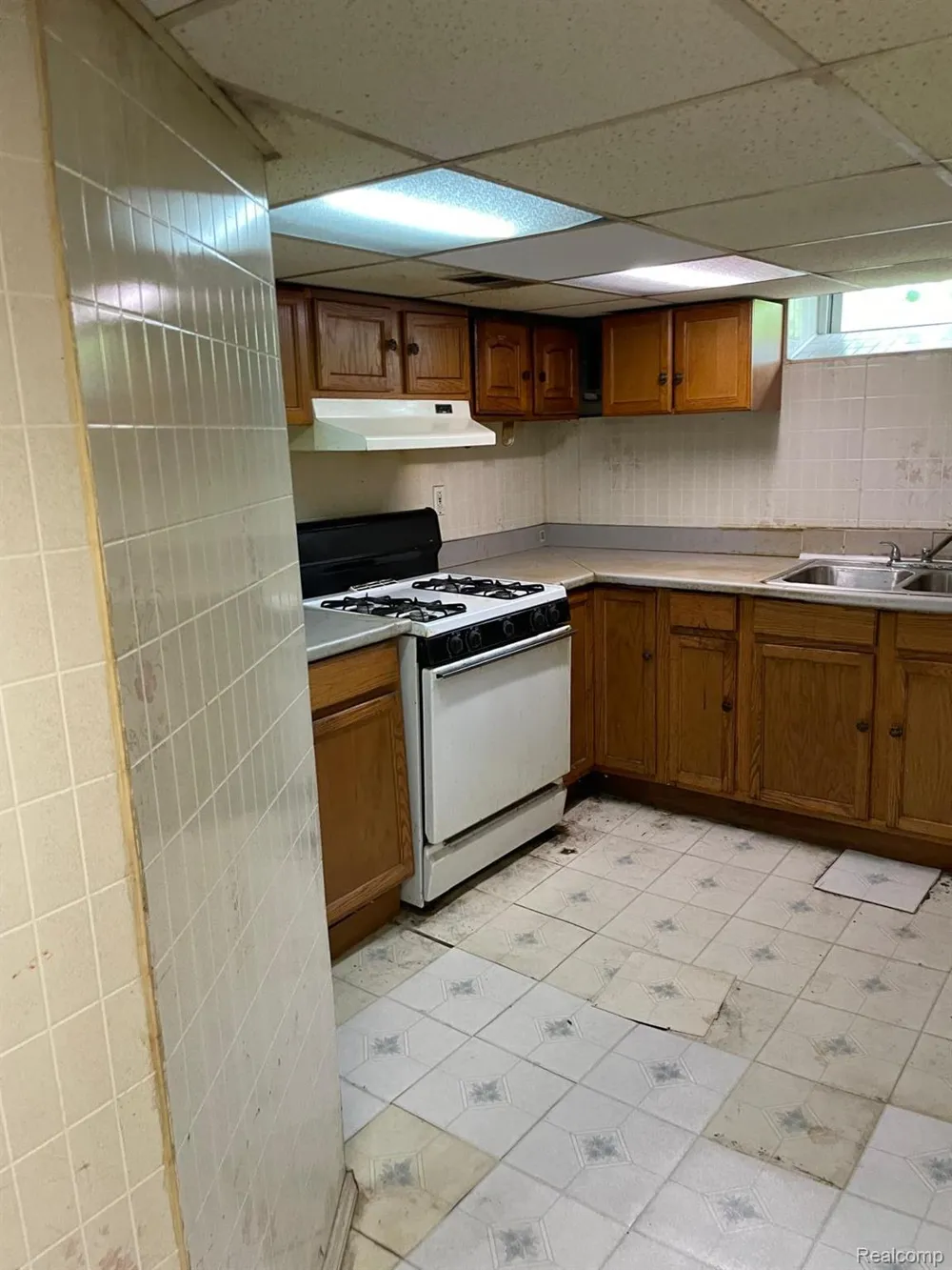 1714 Mayburn Street Dearborn City, MI 48128