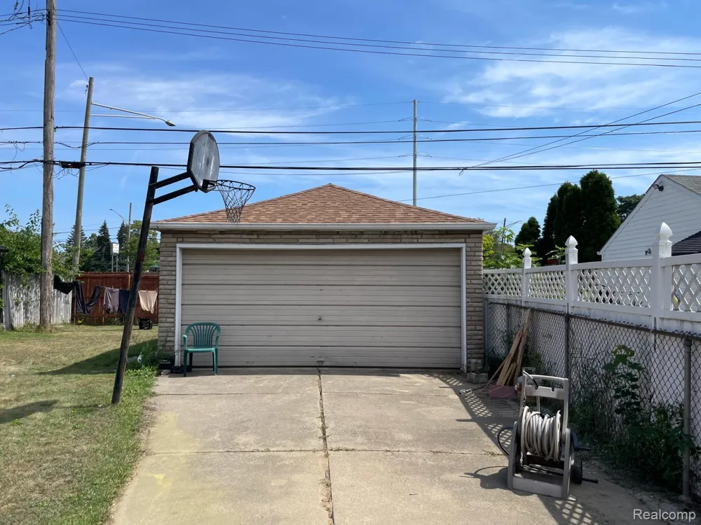 1714 Mayburn Street Dearborn City, MI 48128