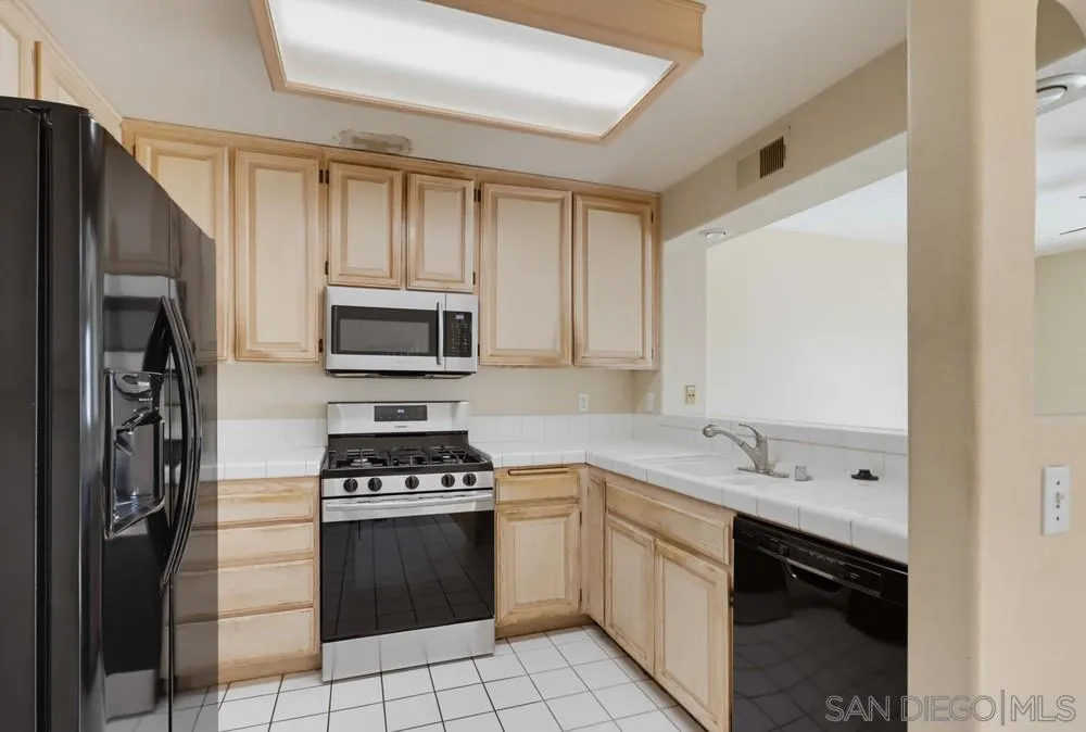12895 Carriage Heights Way Poway, CA 92064