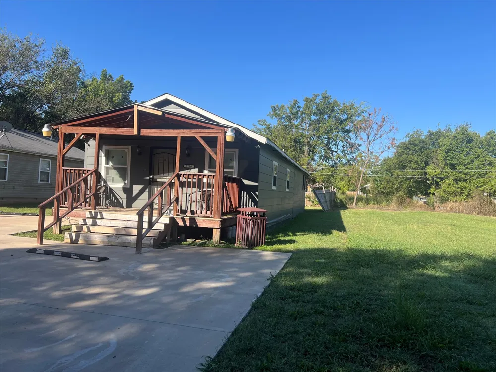 2730 Trenton Avenue Tulsa, OK 74106