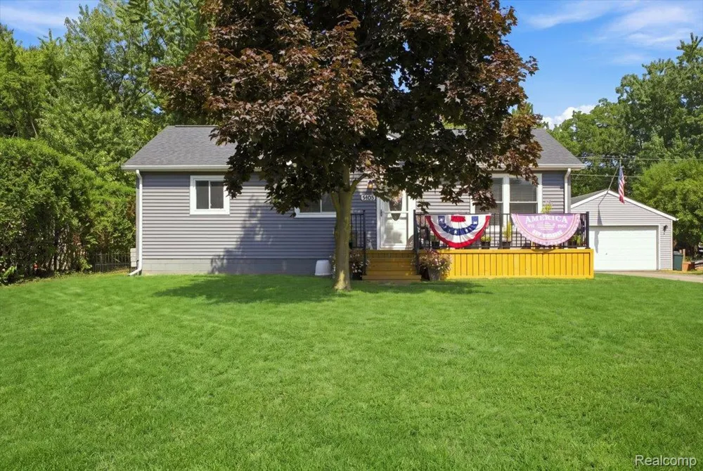 5508 Clinton River Drive Waterford Charter Township, MI 48327