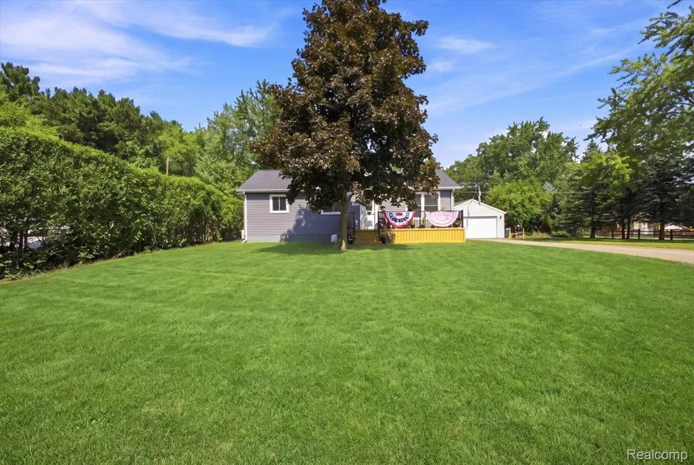 5508 Clinton River Drive Waterford Charter Township, MI 48327