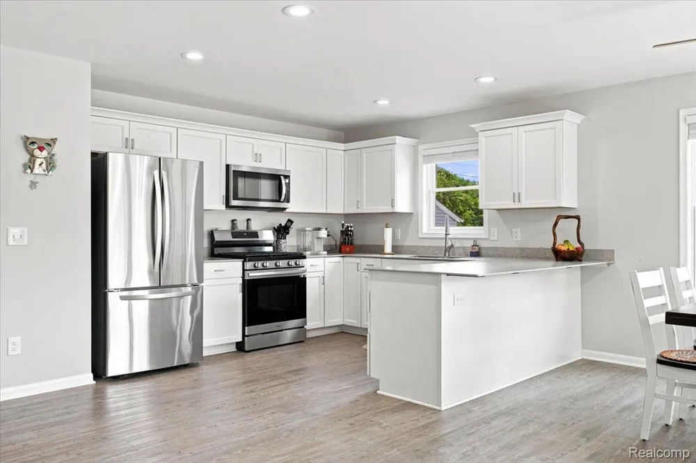 5508 Clinton River Drive Waterford Charter Township, MI 48327