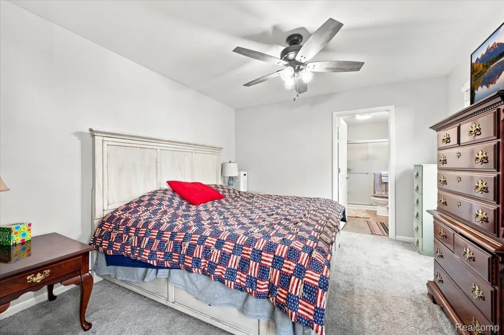 5508 Clinton River Drive Waterford Charter Township, MI 48327