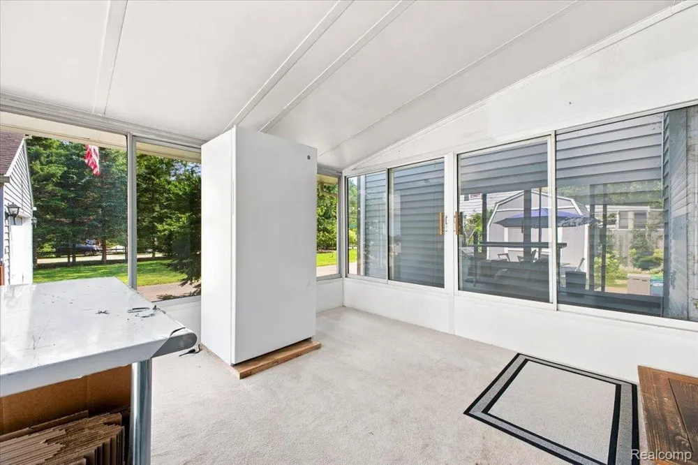 5508 Clinton River Drive Waterford Charter Township, MI 48327