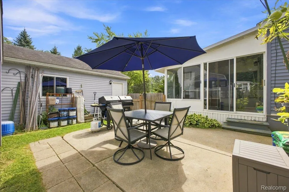 5508 Clinton River Drive Waterford Charter Township, MI 48327