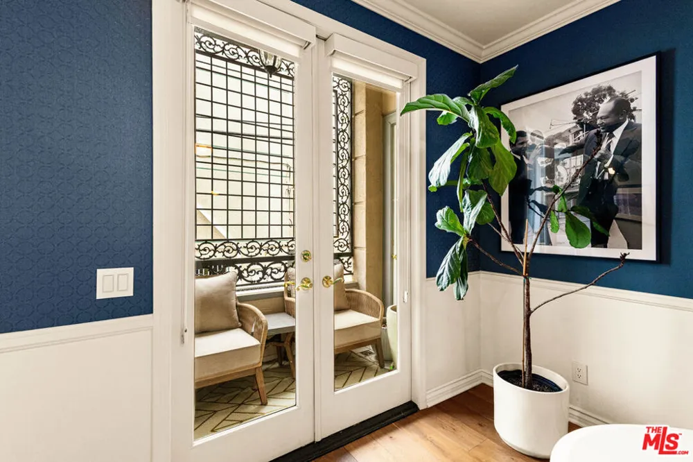 1370 Kelton Avenue #106 Los Angeles, CA 90024