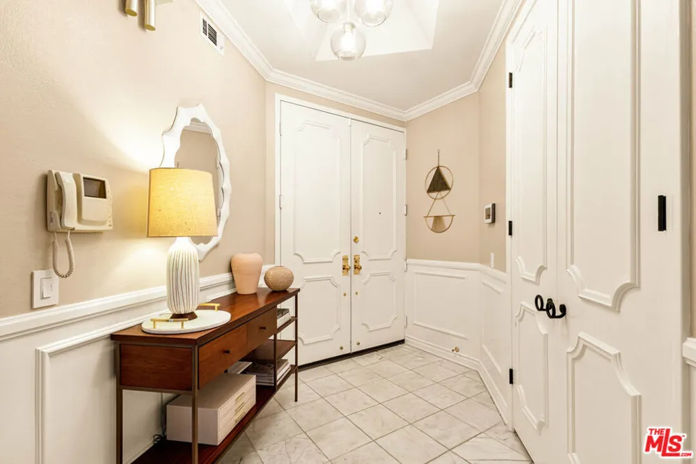 1370 Kelton Avenue #106 Los Angeles, CA 90024