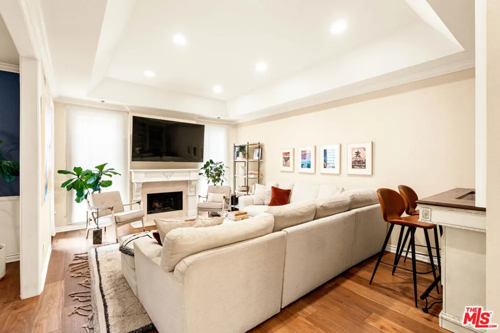 1370 Kelton Avenue #106 Los Angeles, CA 90024