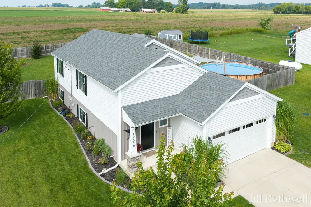 19819 Daggett Avenue Conklin, MI 49403