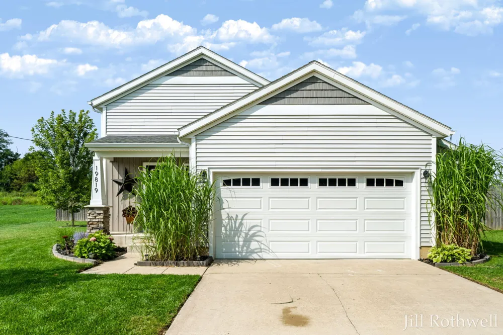 19819 Daggett Avenue Conklin, MI 49403