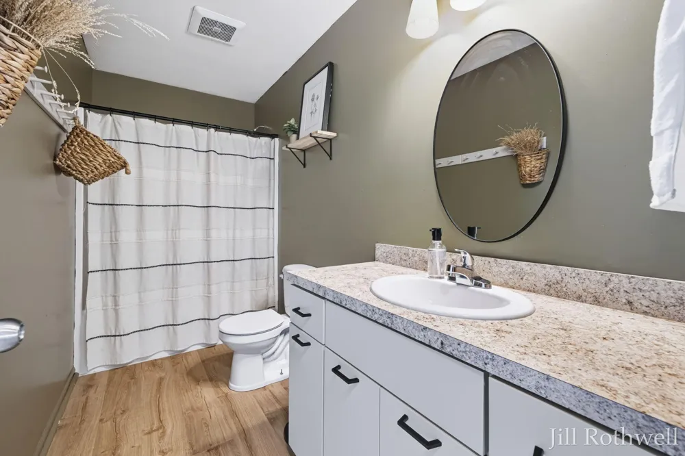 19819 Daggett Avenue Conklin, MI 49403