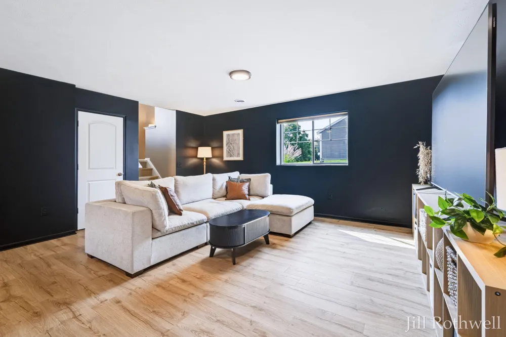 19819 Daggett Avenue Conklin, MI 49403
