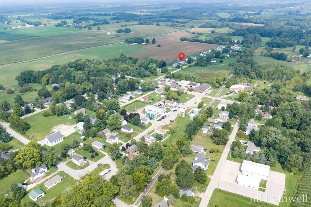 19819 Daggett Avenue Conklin, MI 49403