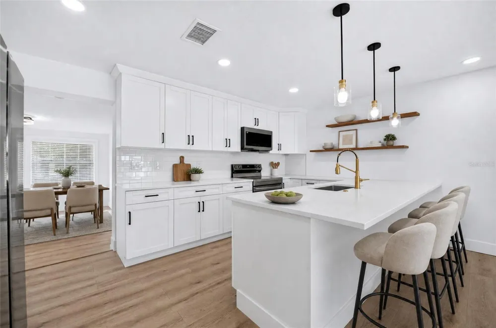 5949 32ND STREET St Petersburg, FL 33714