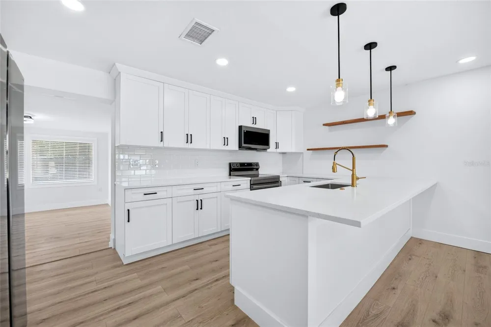 5949 32ND STREET St Petersburg, FL 33714