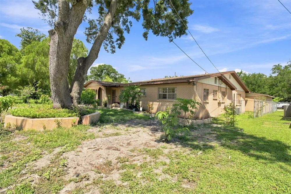 3412 E FERN ST Tampa, FL 33610