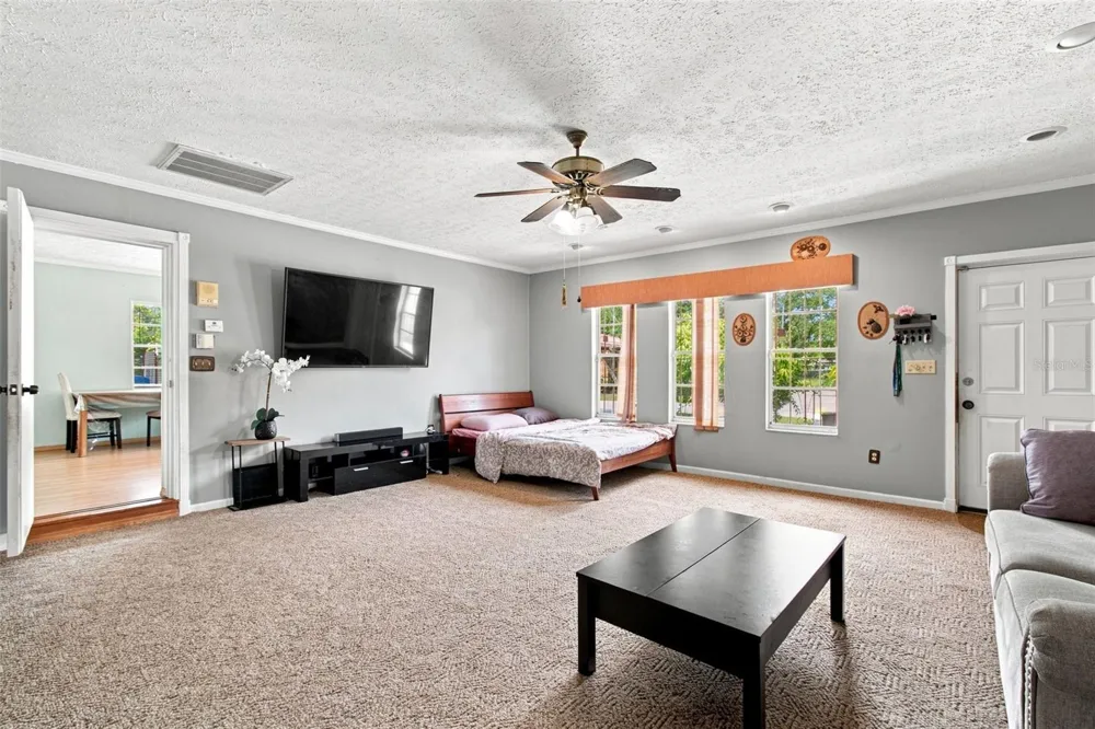 3412 E FERN ST Tampa, FL 33610