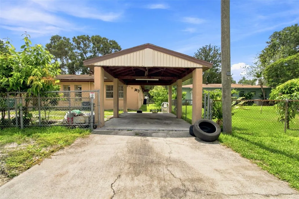 3412 E FERN ST Tampa, FL 33610