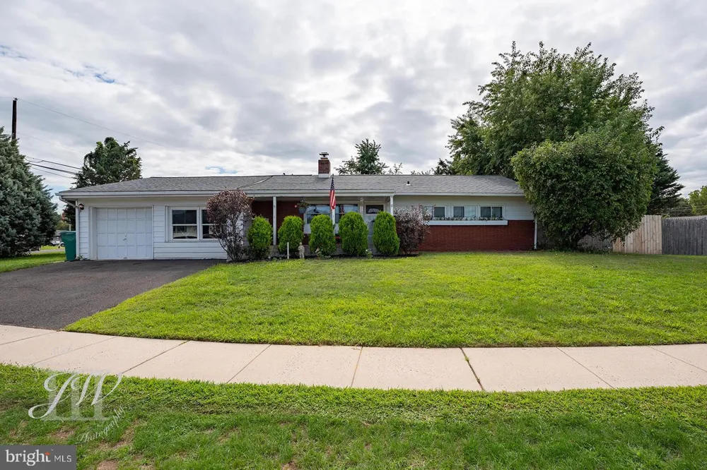 35 SPIRAL LANE Levittown, PA 19055