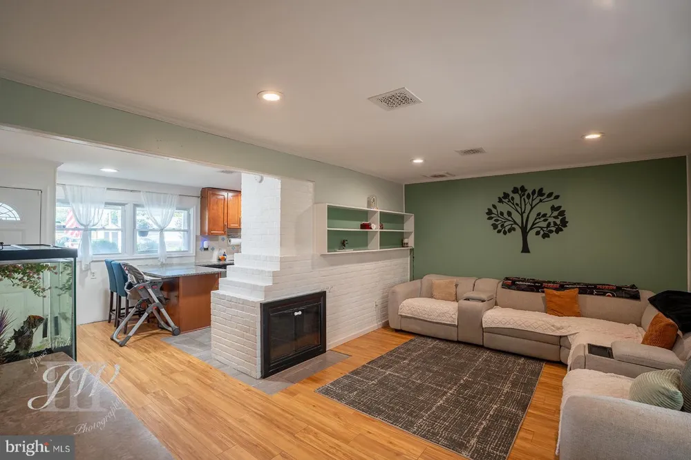 35 SPIRAL LANE Levittown, PA 19055