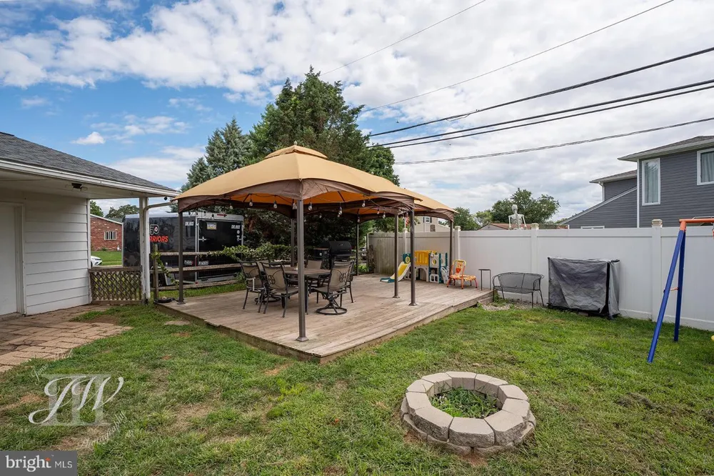 35 SPIRAL LANE Levittown, PA 19055
