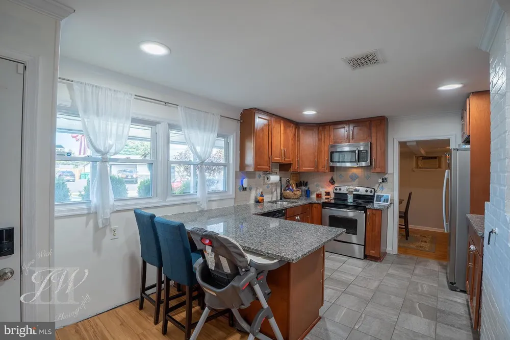 35 SPIRAL LANE Levittown, PA 19055
