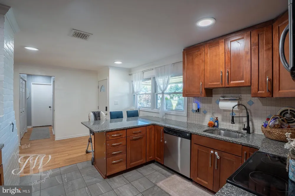 35 SPIRAL LANE Levittown, PA 19055