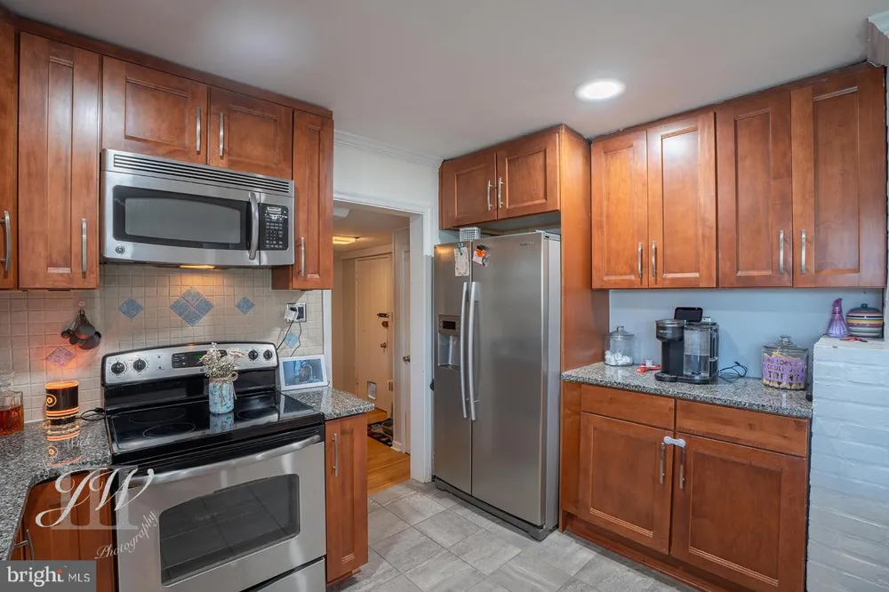 35 SPIRAL LANE Levittown, PA 19055