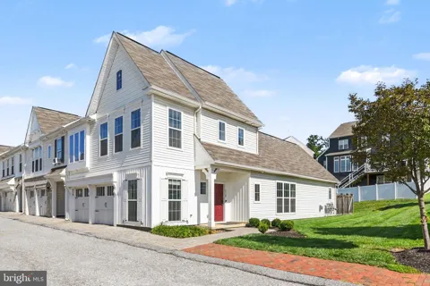 3110 GROVE COURT