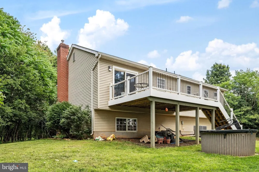 159 DEER HOLLOW LANE Bentonville, VA 22610