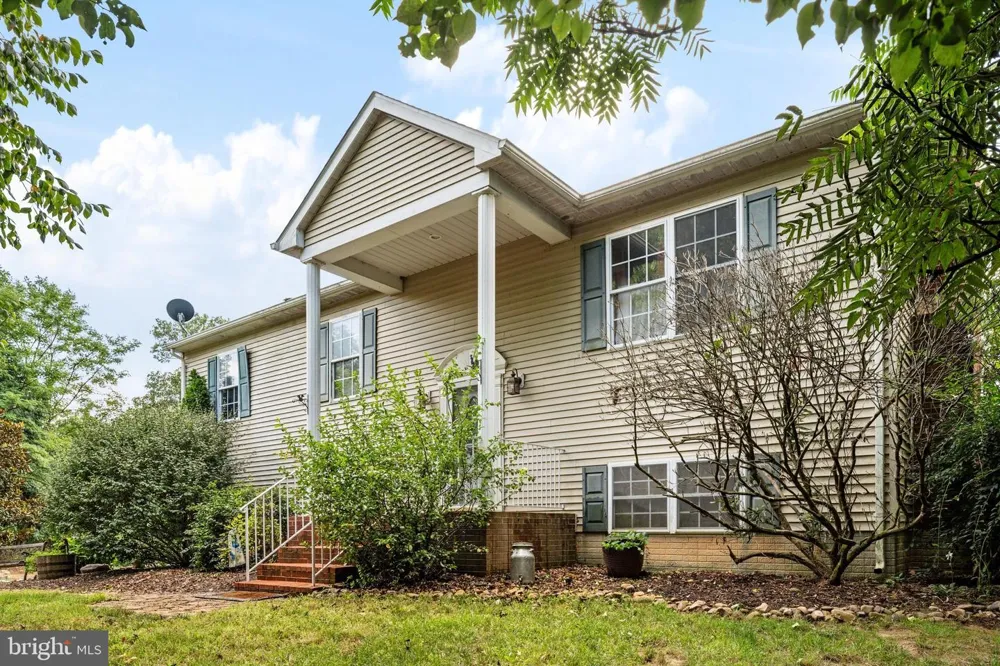 159 DEER HOLLOW LANE Bentonville, VA 22610