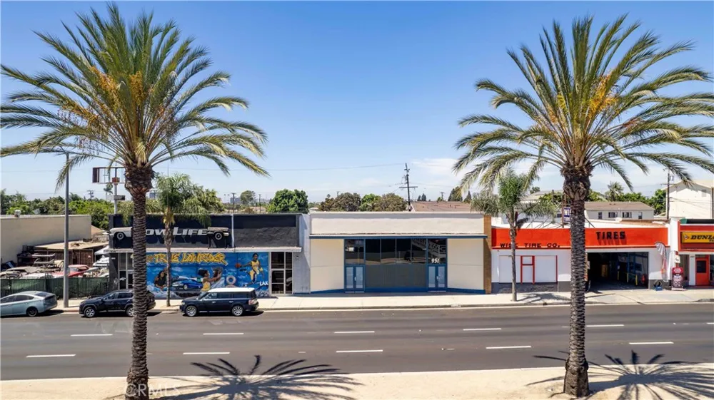 951 S LA BREA Inglewood, CA 90301