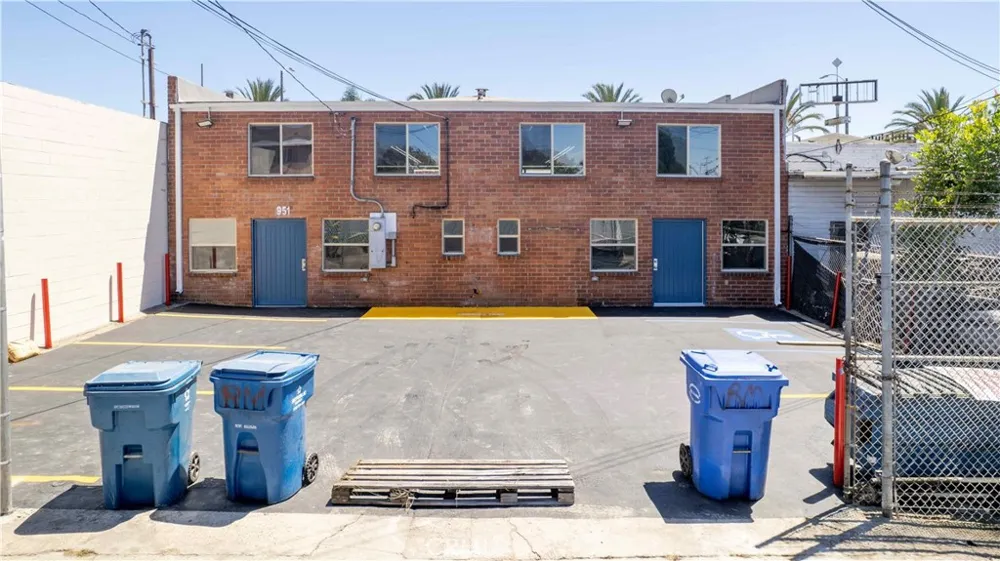 951 S LA BREA Inglewood, CA 90301