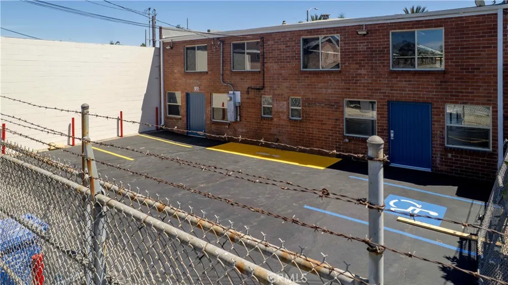 951 S LA BREA Inglewood, CA 90301