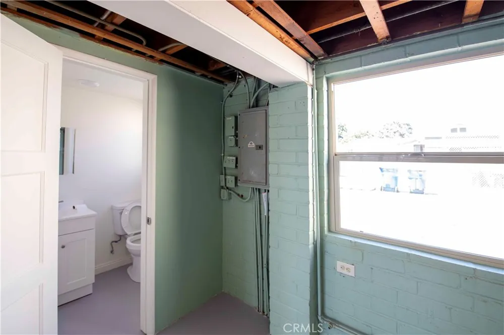 951 S LA BREA Inglewood, CA 90301