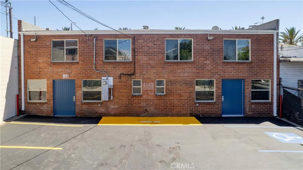 951 S LA BREA Inglewood, CA 90301