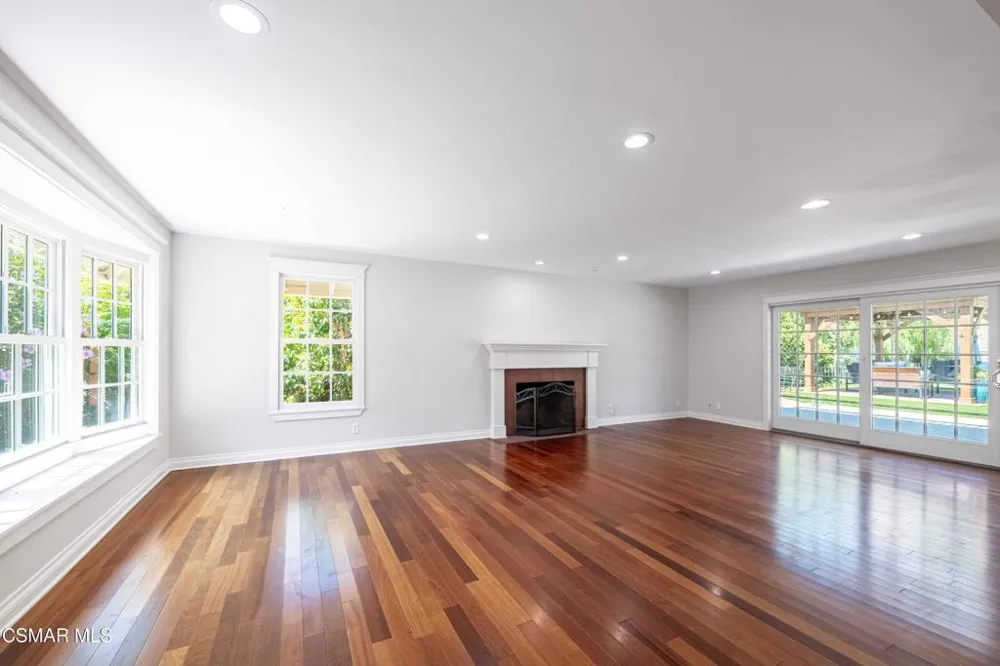2483 Drake Drive Thousand Oaks, CA 91362