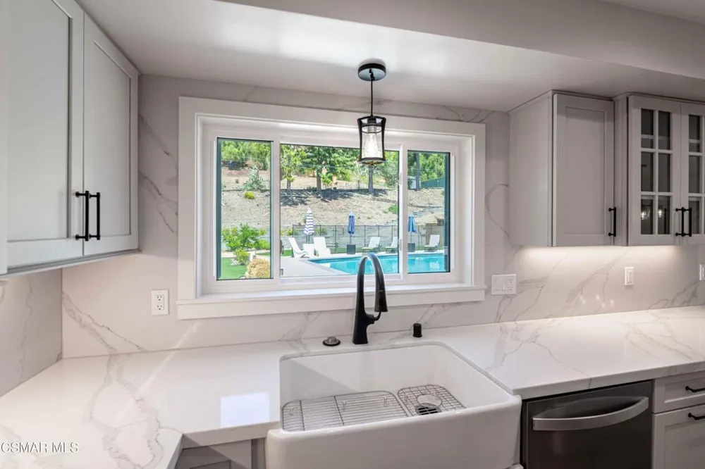 2483 Drake Drive Thousand Oaks, CA 91362