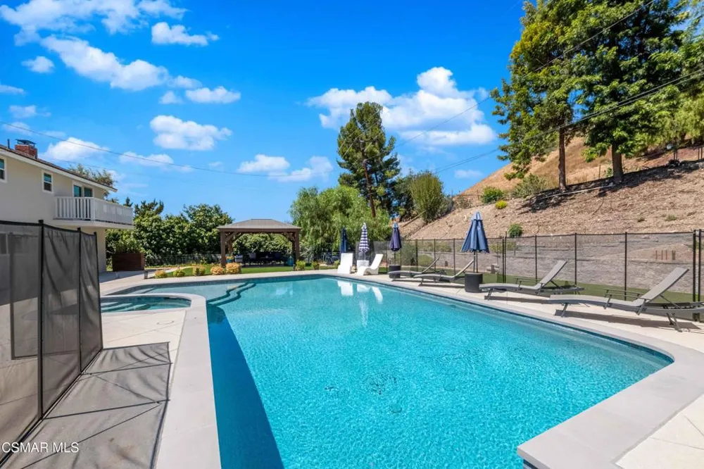 2483 Drake Drive Thousand Oaks, CA 91362