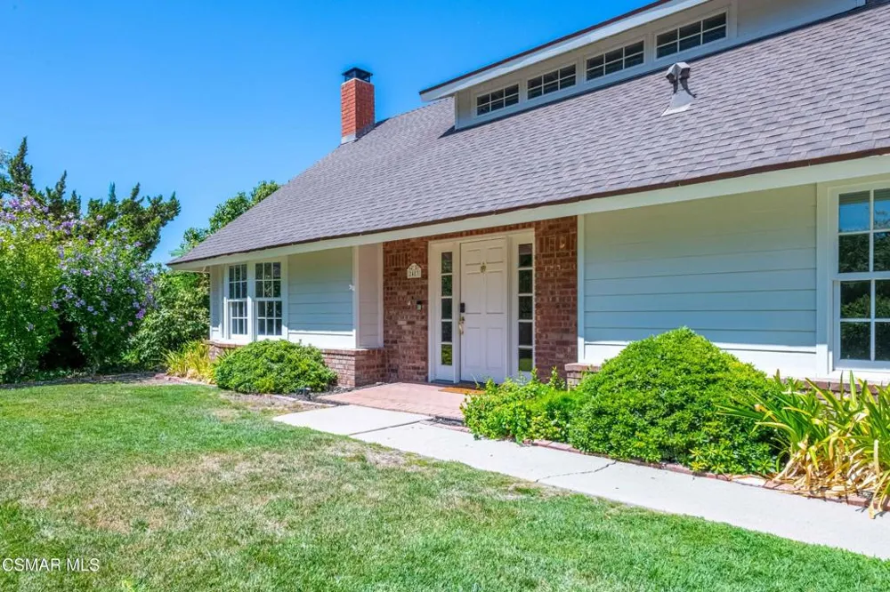 2483 Drake Drive Thousand Oaks, CA 91362