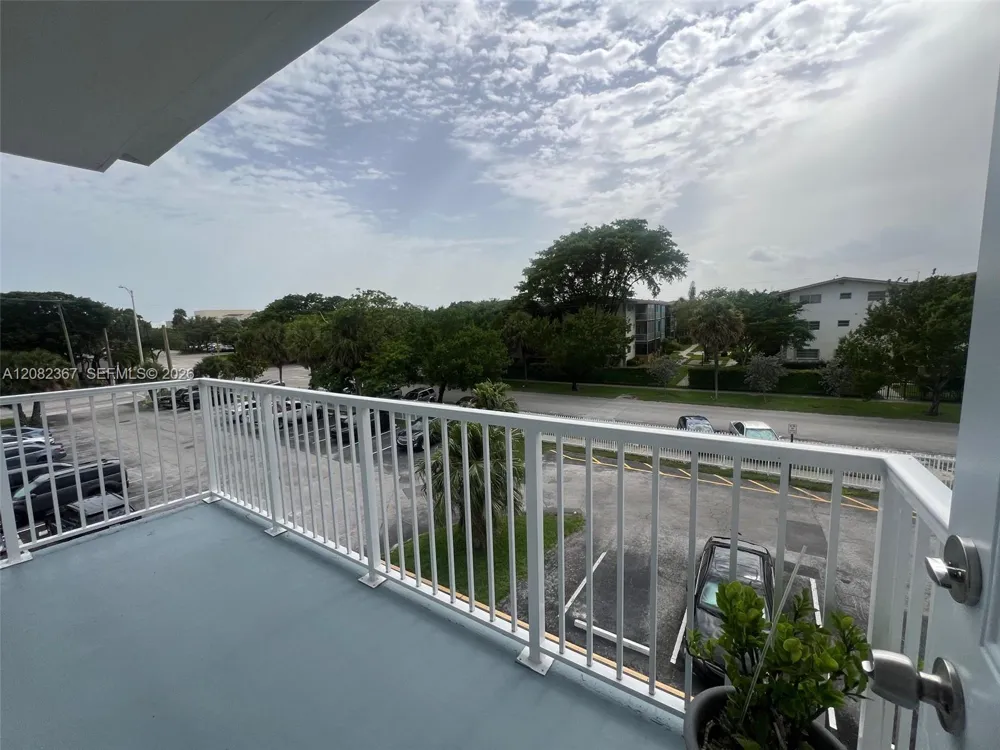 16801 NE 14th Ave #311 Miami, FL 33162