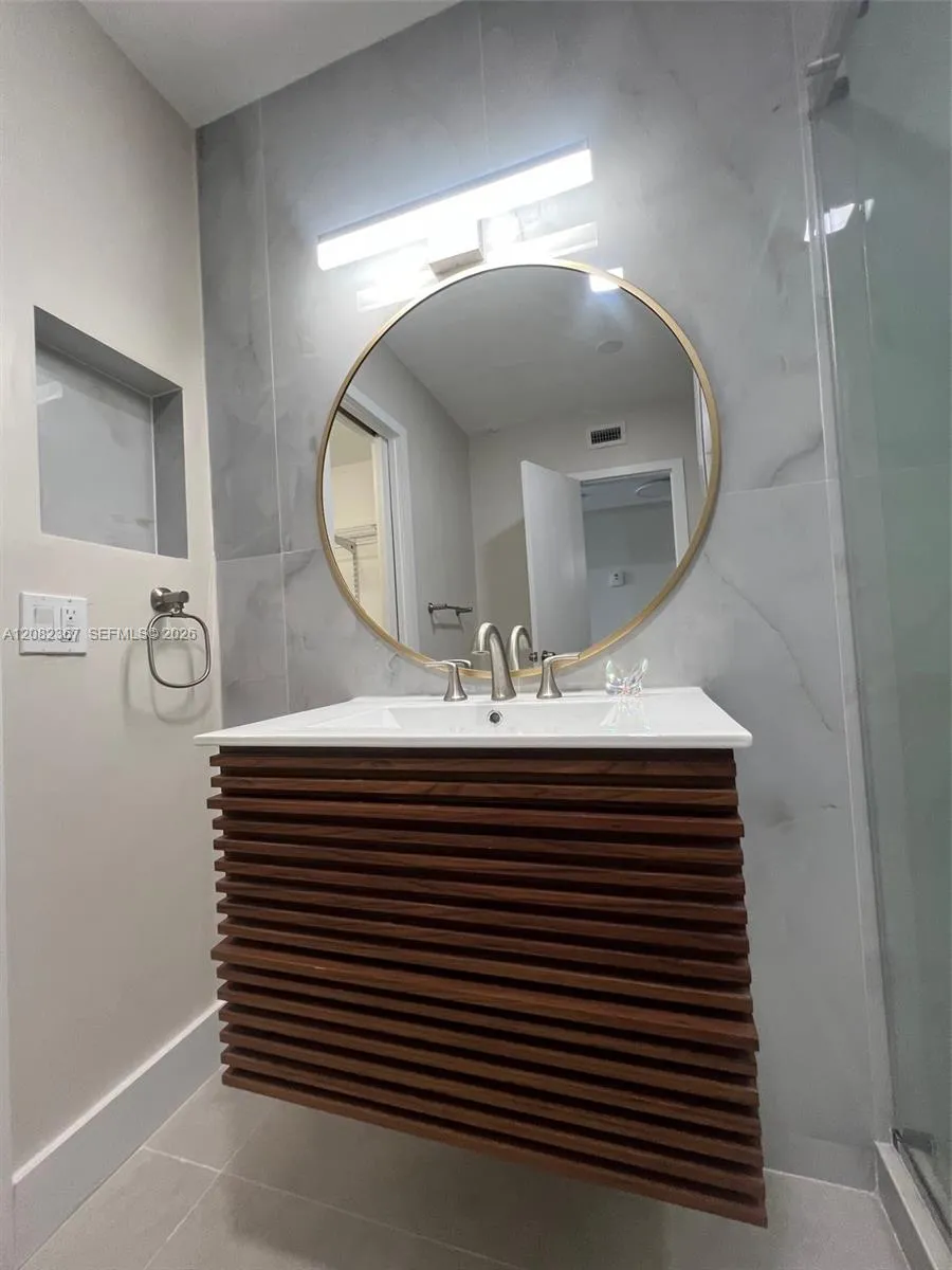 16801 NE 14th Ave #311 Miami, FL 33162